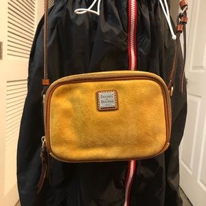 Dooney & Bourke shoulder bag / crossbody bag / camera bag